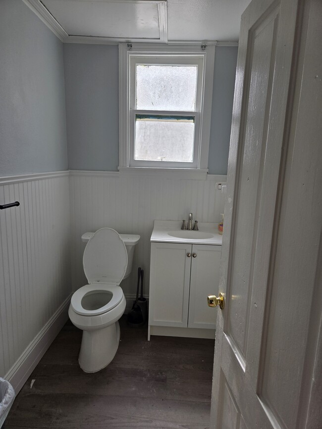 Photo - 468 S 6th St