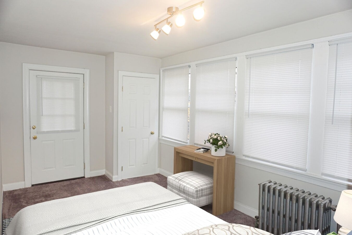 2 Bed / 1 Bath in Wayne! Walkable Location! - 2 Bed / 1 Bath in Wayne! Walkable Location! Unit 201/A