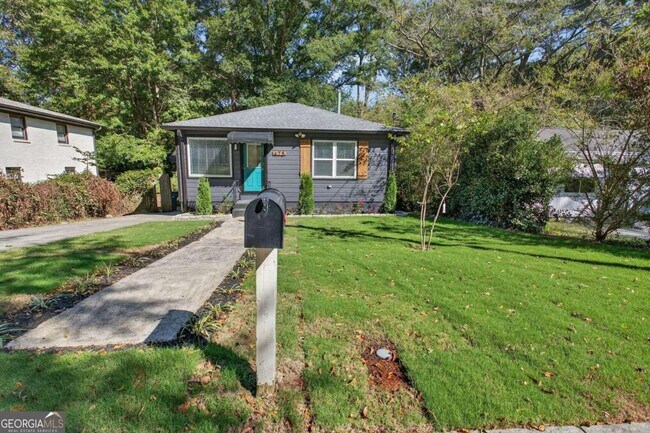 Photo - 475 Center Hill Ave NW