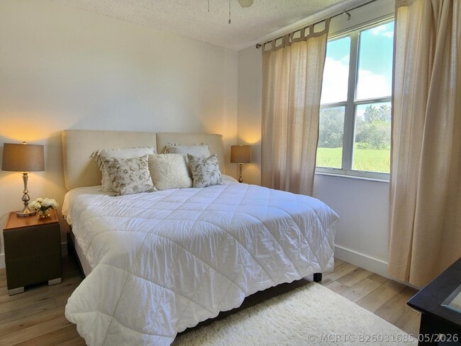 Photo - 2060 Greenview Shores Blvd Unit 305