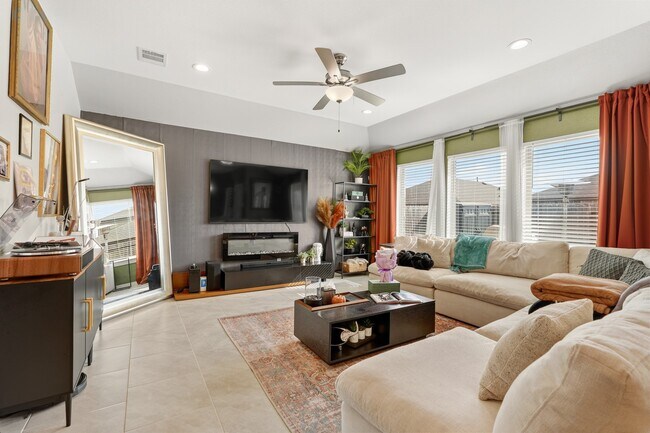 Photo - 1511 Maple Rdg Dr