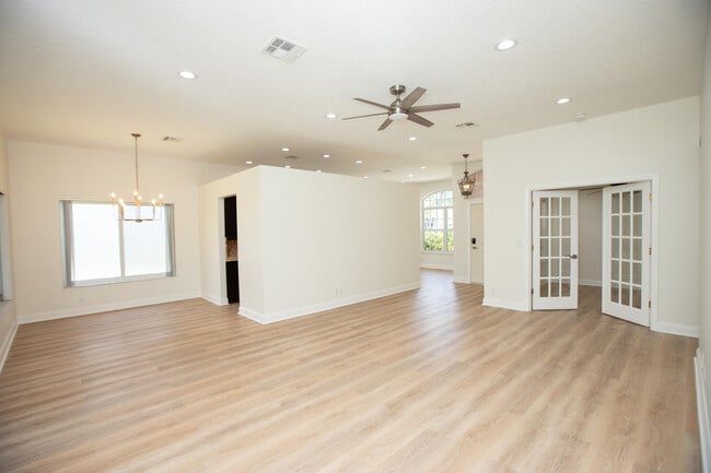 Photo - 10821 La Salinas Cir