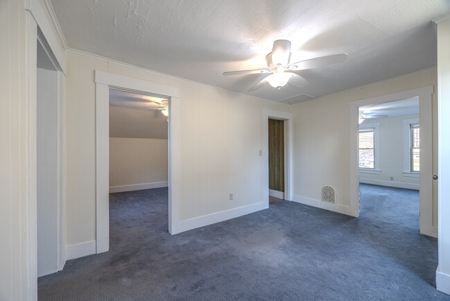 Building Photo - 354 Union Ave Unit Apt B.