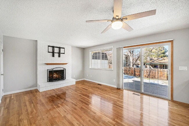 Photo - "Spacious 4-Bed Lakewood Gem with Hardwood Floors, Finished Basement & Fireplace - 2970 Sq Ft!"
