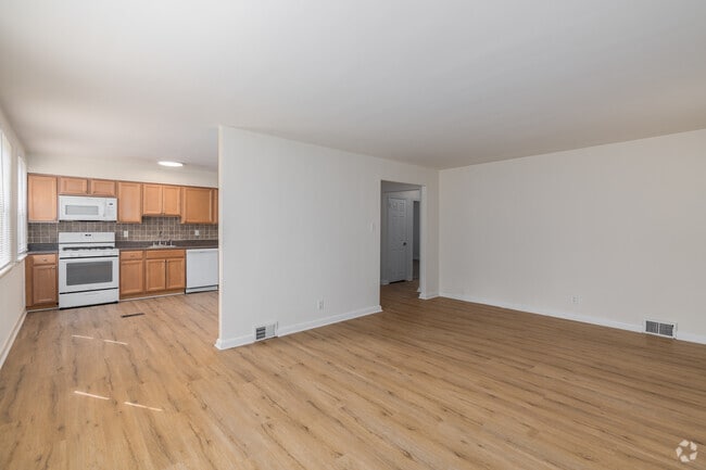 2BR, 1BA - 1,000SF - Living Room