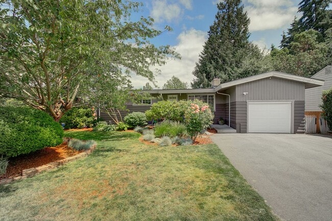 Building Photo - 5bd/2.5ba Edmonds Home