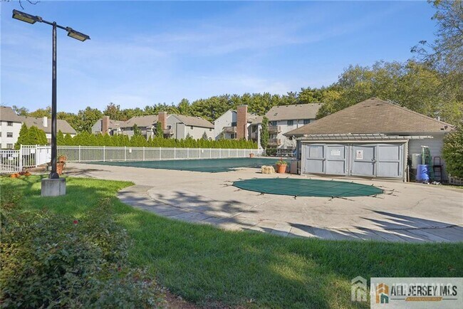 Photo - 1609 Ravens Crest Dr
