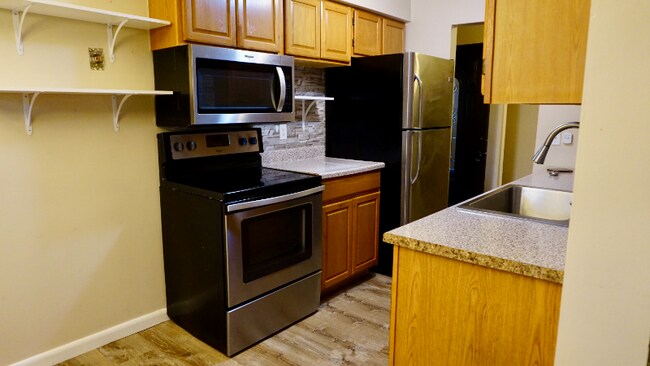 Photo - 555 Village Blvd N