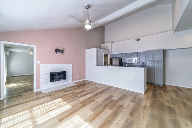 Photo - 6344 Winton St