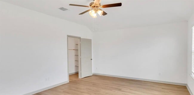 Photo - 207 Sweetwater Crk Ln