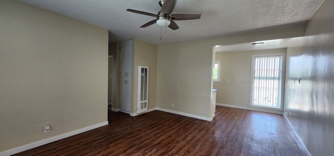 Building Photo - 210 E 29th St Rental