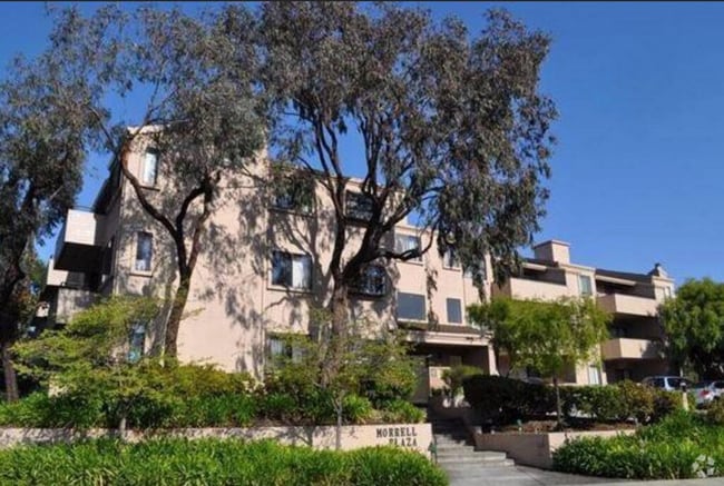 Building Photo - EPIC REA -End-unit AND TOP TWO floors (pen... Unit 206 Rental