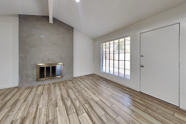 12013 Sylvester Dr