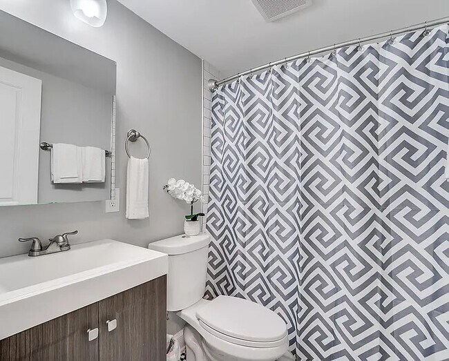 Photo - 1258 Holbrook Ter NE Unit 3