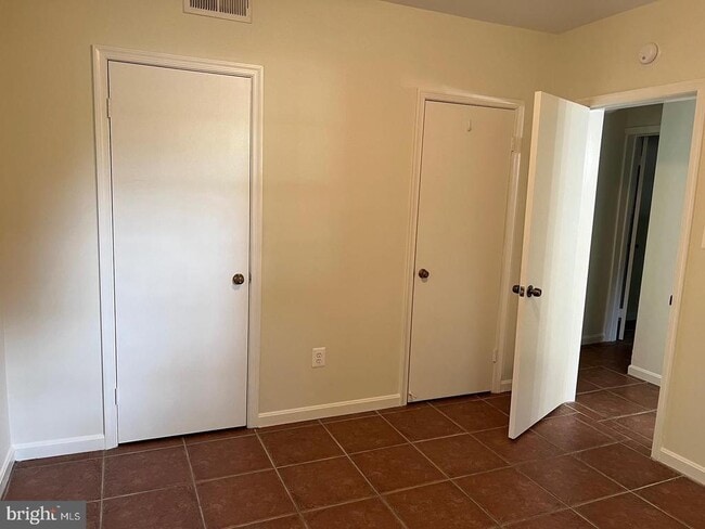 Photo - 1741 N Troy St Unidad 8-422