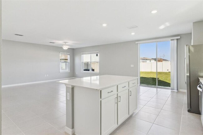 Photo - 1087 Silverlake Blvd