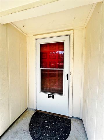 221 Connie Dr