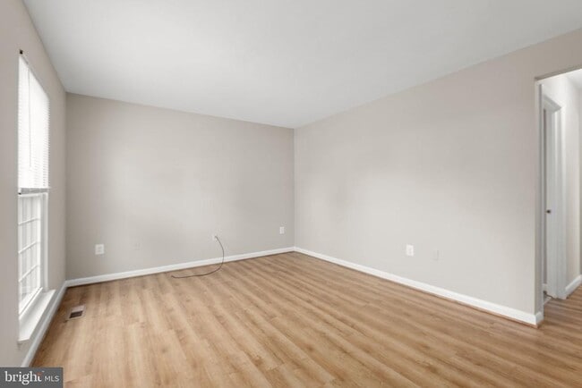 Photo - 5685 Saffron Ln