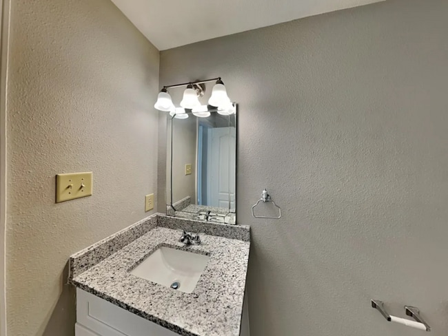 Building Photo - 952 Littleton Dr Rental