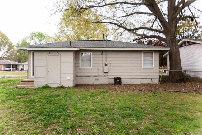 Photo - 9110 Woodford Dr