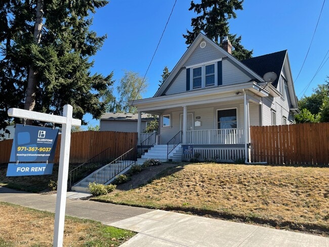 Photo - 4br/2ba house with fenced yard with detached garage