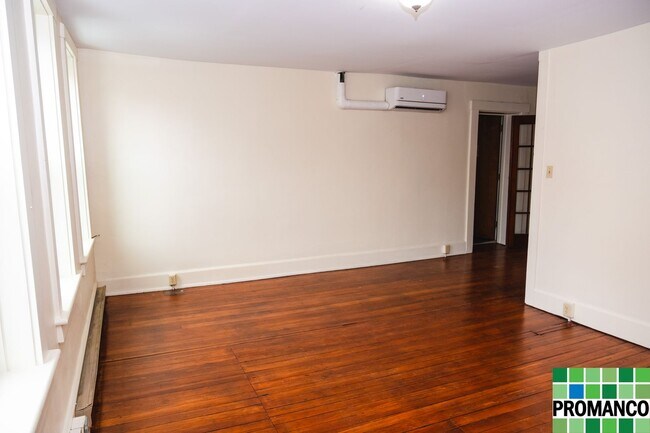 Photo - Putnam Realty - 114 1/2 Putnam Street Unit 114 1/2 #3 Putnam