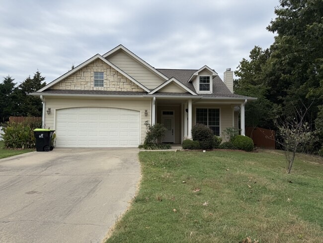 Building Photo - 1318 Emily Ln