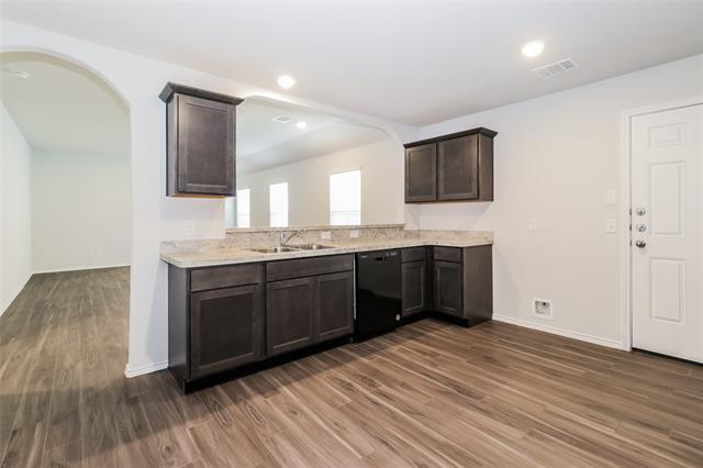 432 Woodhouse Wy