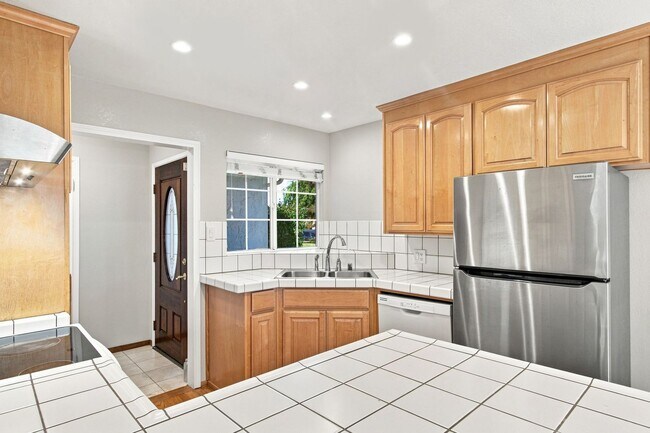 Photo - 6814 Westmoor Way