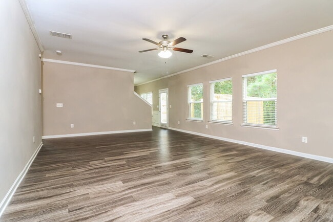 542 Fieldcrest Dr