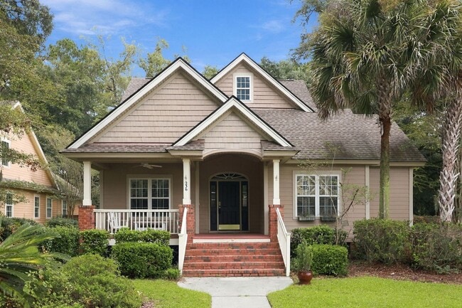 236 N Ainsdale Dr