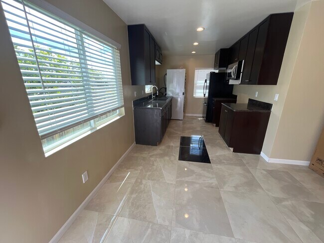 Photo - 4858 Palm Ave