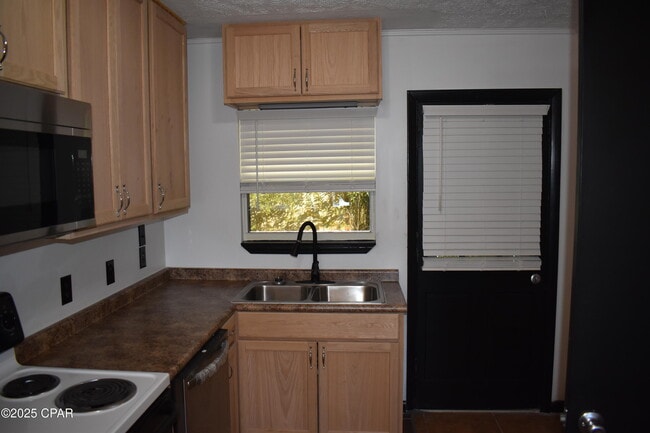 Photo - 3613 E 14th St