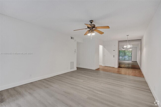 Building Photo - 3101 Oakland Shores Dr Unit H209 Rental