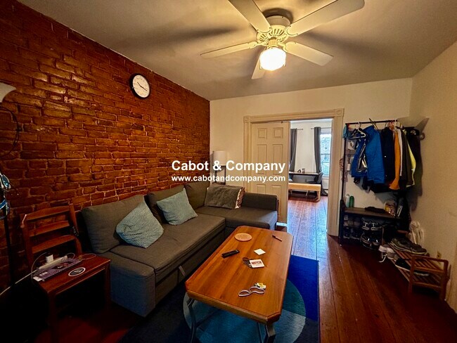 8 Mead St Unit 1A