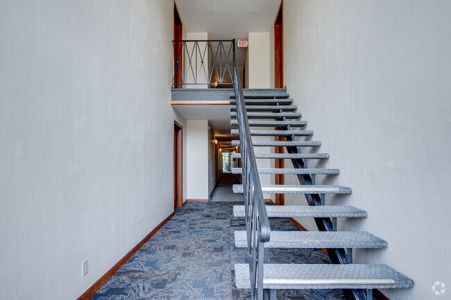 Entrance Lobby - 1215 S Dewey St Apartments