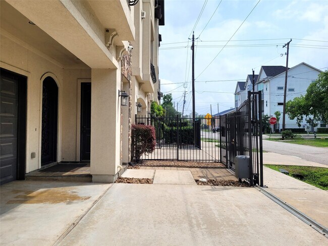 Photo - 1508 Fowler St