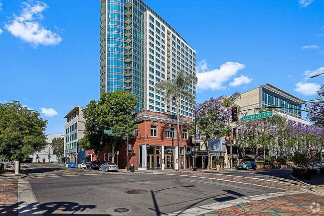 Building Photo - 360 Residences Rental