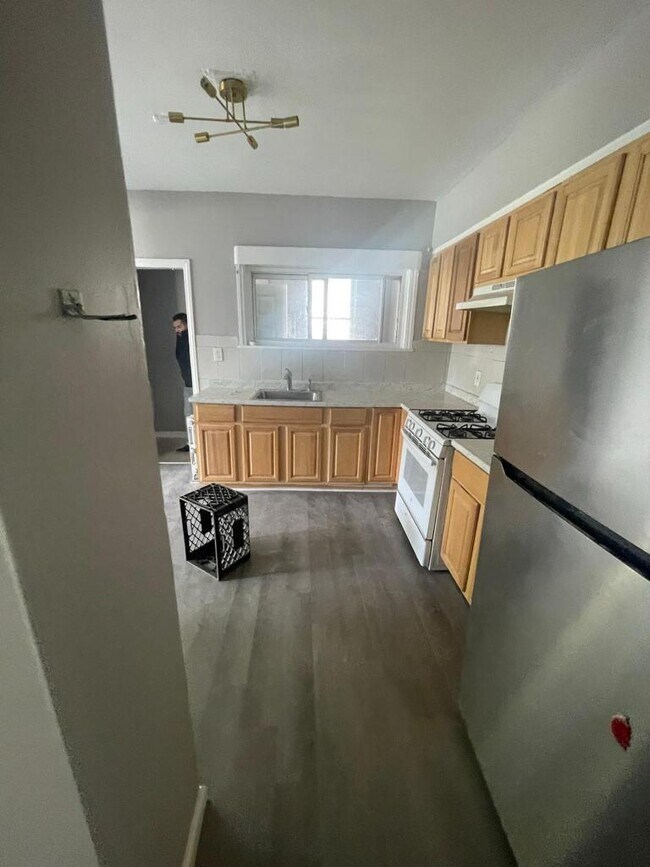 903 Drake Ave Apartments Roselle, NJ