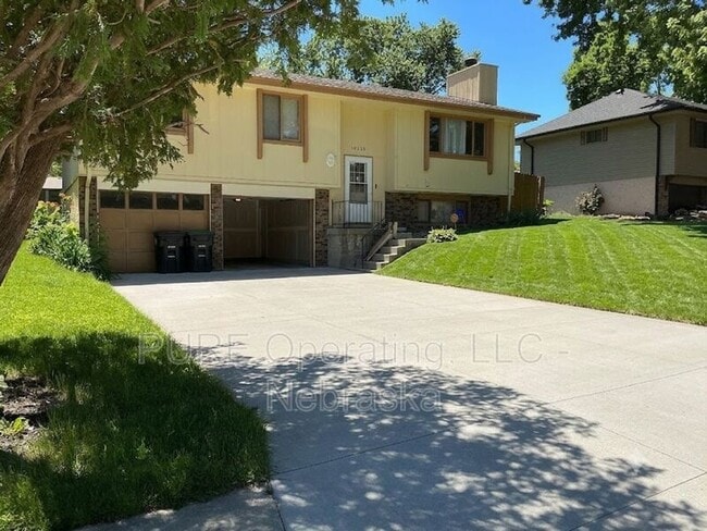 Photo - 15229 Y St