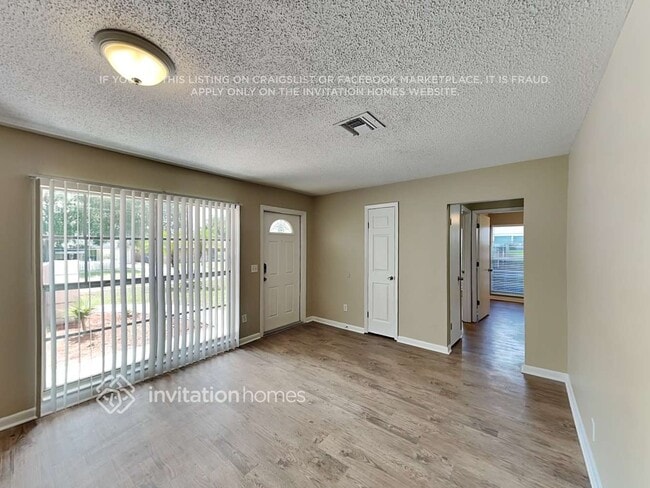 Photo - 106 Euclid Loop