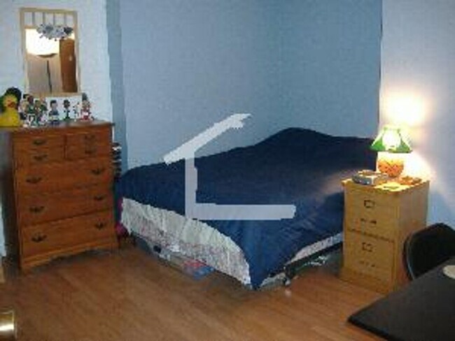 Comm Ave 1-Bed Brighton - Comm Ave 1-Bed Brighton Rental