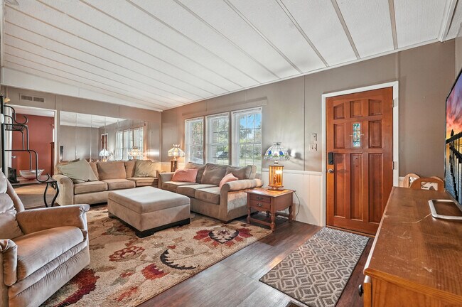 Photo - 163 Buchanan Cir Casa