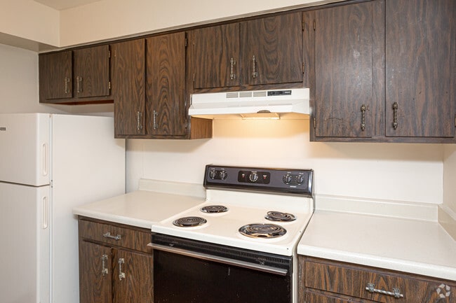 1 BR, 1 BA - 650 SF
