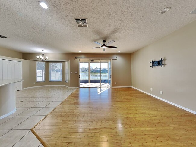 Photo - 1538 Amaryllis Cir