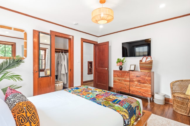 Photo - 949 Victory Dr SW