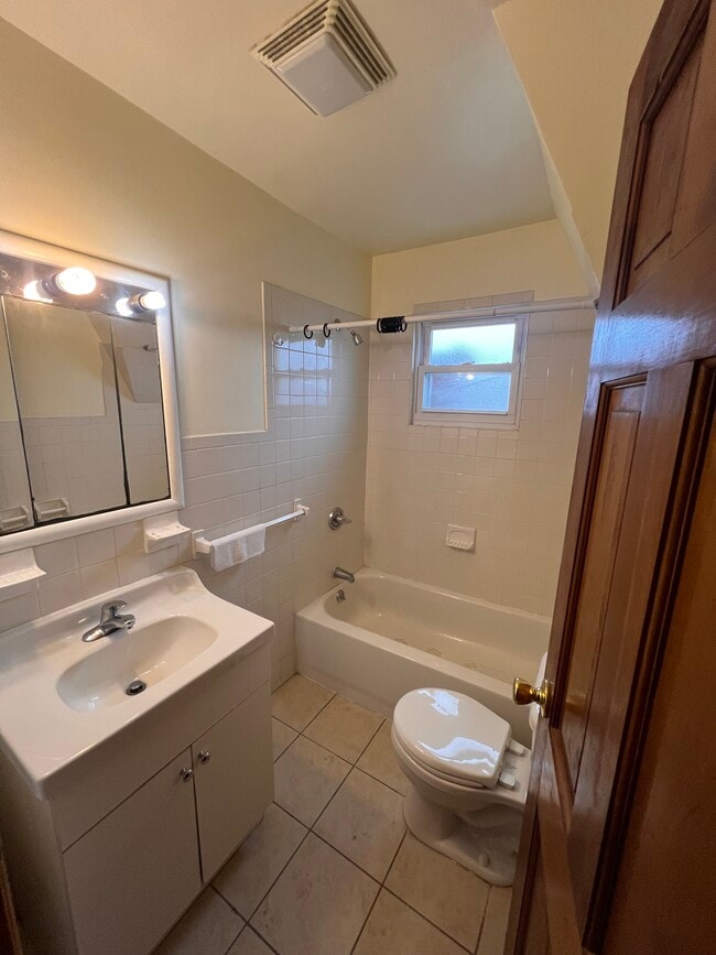 4251 Ketcham St Unit 3rd Floor