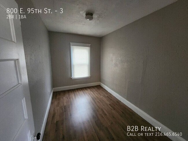 Photo - 800 E 95th St Unidad 3
