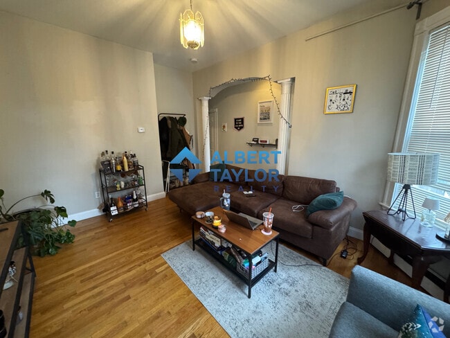 Building Photo - 20 Portsmouth St Rental