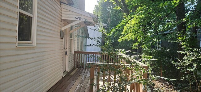 Photo - 628 Whitham Ave